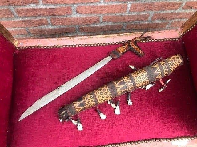 mooi Dajak zwaard/ mandau, Kalimantan, Ophalen of Verzenden, Overige soorten, Azië, Zwaard of Sabel