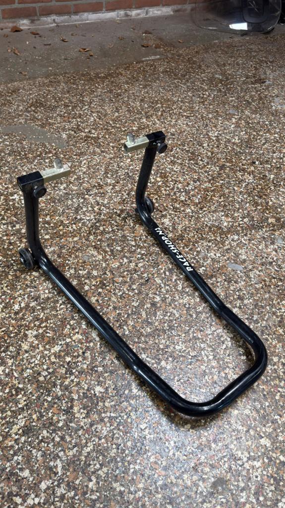 Paddock stand voorwiel, Ophalen, Gebruikt