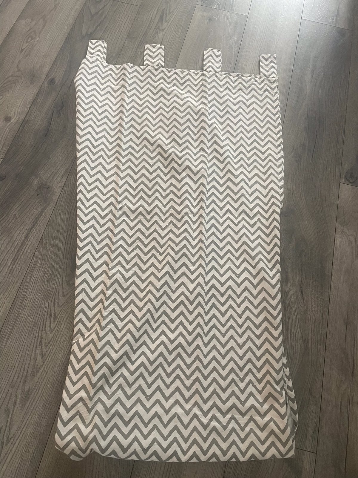 Grijs/Wit mooi Lus Gordijn met "ZigZag" Print / 221X140 cm, Ophalen, Overige materialen, 221 cm, Wit