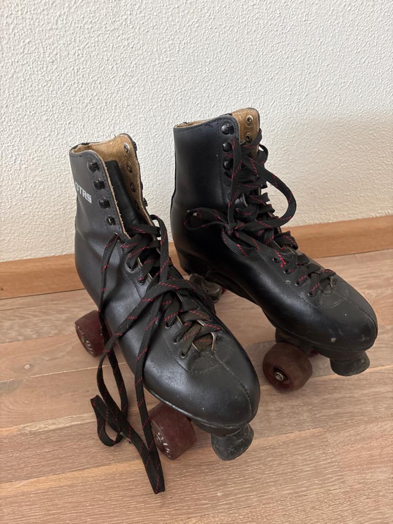 OTRS Roller Skates- maat 41 - Zwart met rode veters, Sport en Fitness, Dansen, Ophalen of Verzenden, Gebruikt, Overige typen