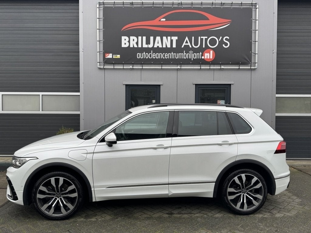 Volkswagen Tiguan 1.4 TSI eHy R-Line Led 20inch sfeerverlich, Auto's, Automaat, 4 cilinders, 150 pk, Wit