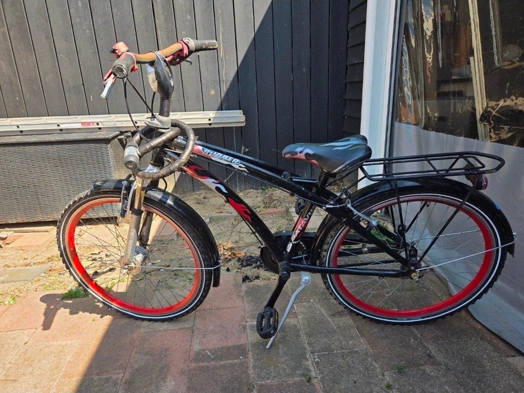 Stoere Batavus kinderfiets met vlammen en rode velgen, Ophalen, Terugtraprem, Gebruikt, Versnellingen