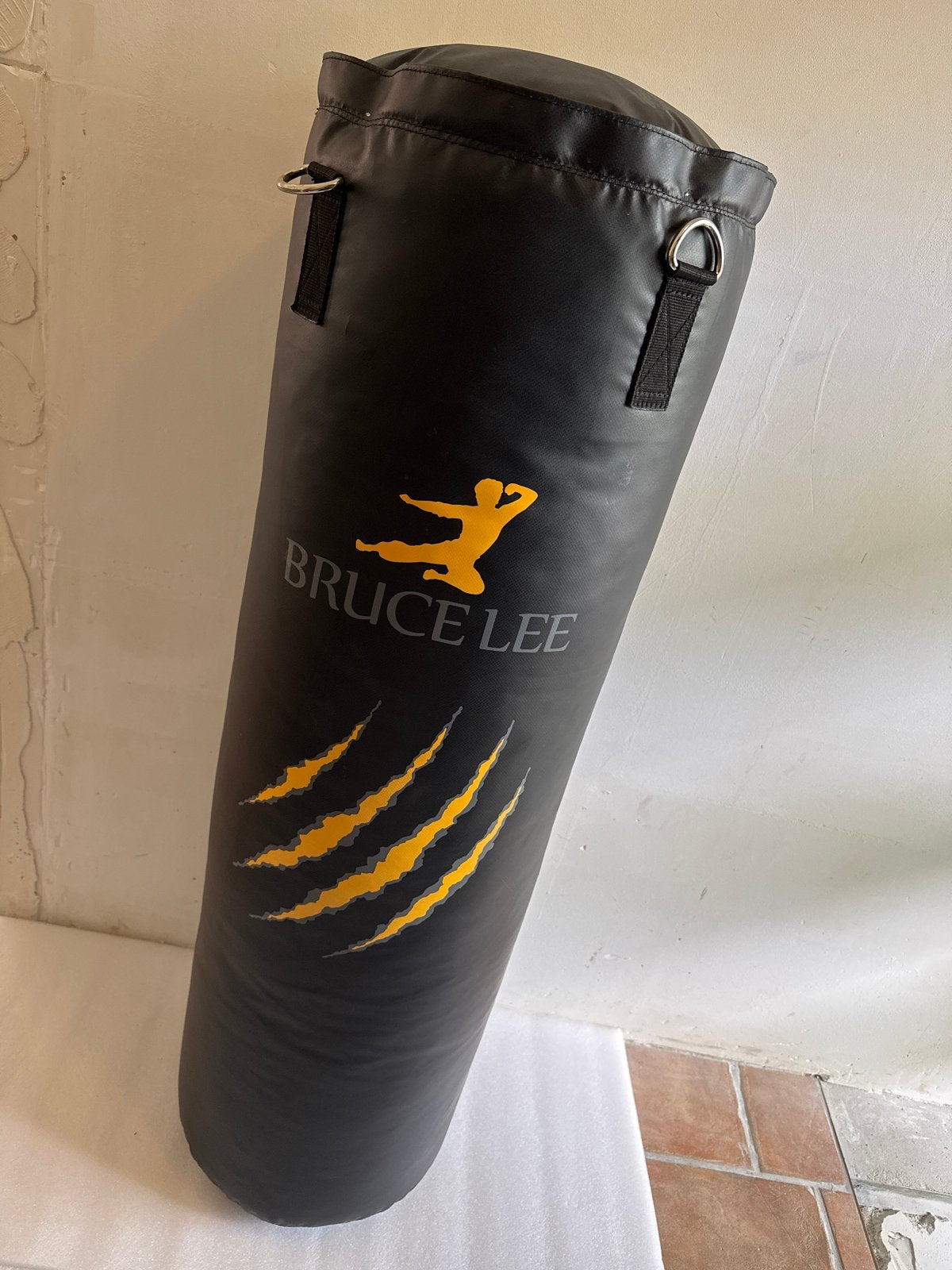 Bruce Lee Bokszak - Zwart met Gele Klauwen, Ophalen, Zo goed als nieuw, Bokszak