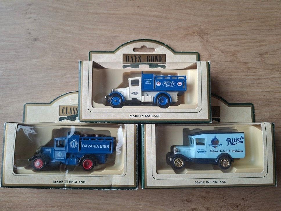 Set van 3 Ford Model A miniatuur vrachtwagens (Days Gone), Overige merken, 1:50 of kleiner, Nieuw, Ophalen of Verzenden