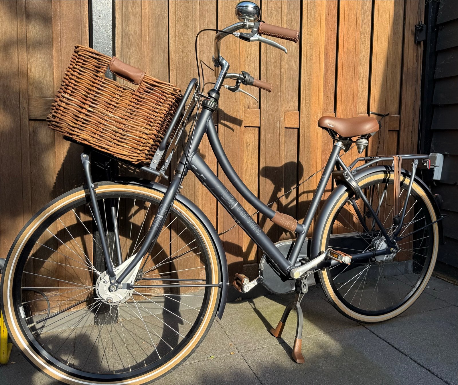Cortina U4 Transportfiets Grijs & Blauw met Mand, Versnellingen, Zo goed als nieuw, 50 tot 53 cm, Trommelrem