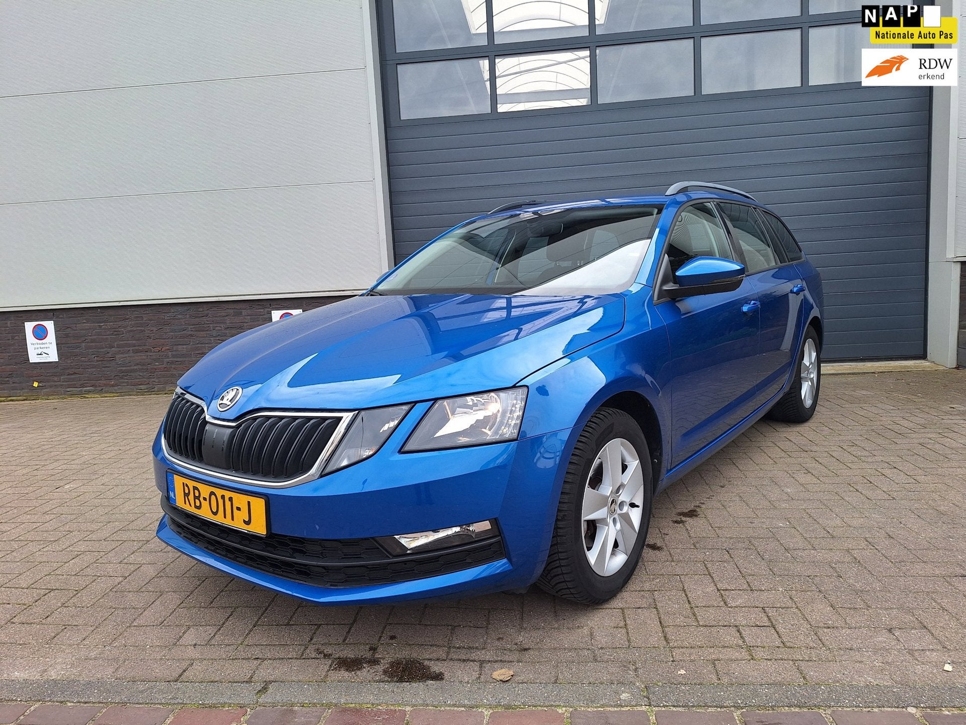 Skoda Octavia Combi | 1.0 TSI Greentech Ambition Business |, Auto's, Skoda, Stof, Gebruikt, Blauw, 49 €/maand