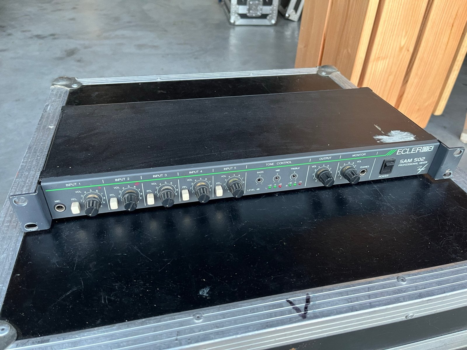 Ecler SAM 502 Professionele Mixer, Ophalen of Verzenden, Gebruikt, 5 tot 10 kanalen, Microfooningang