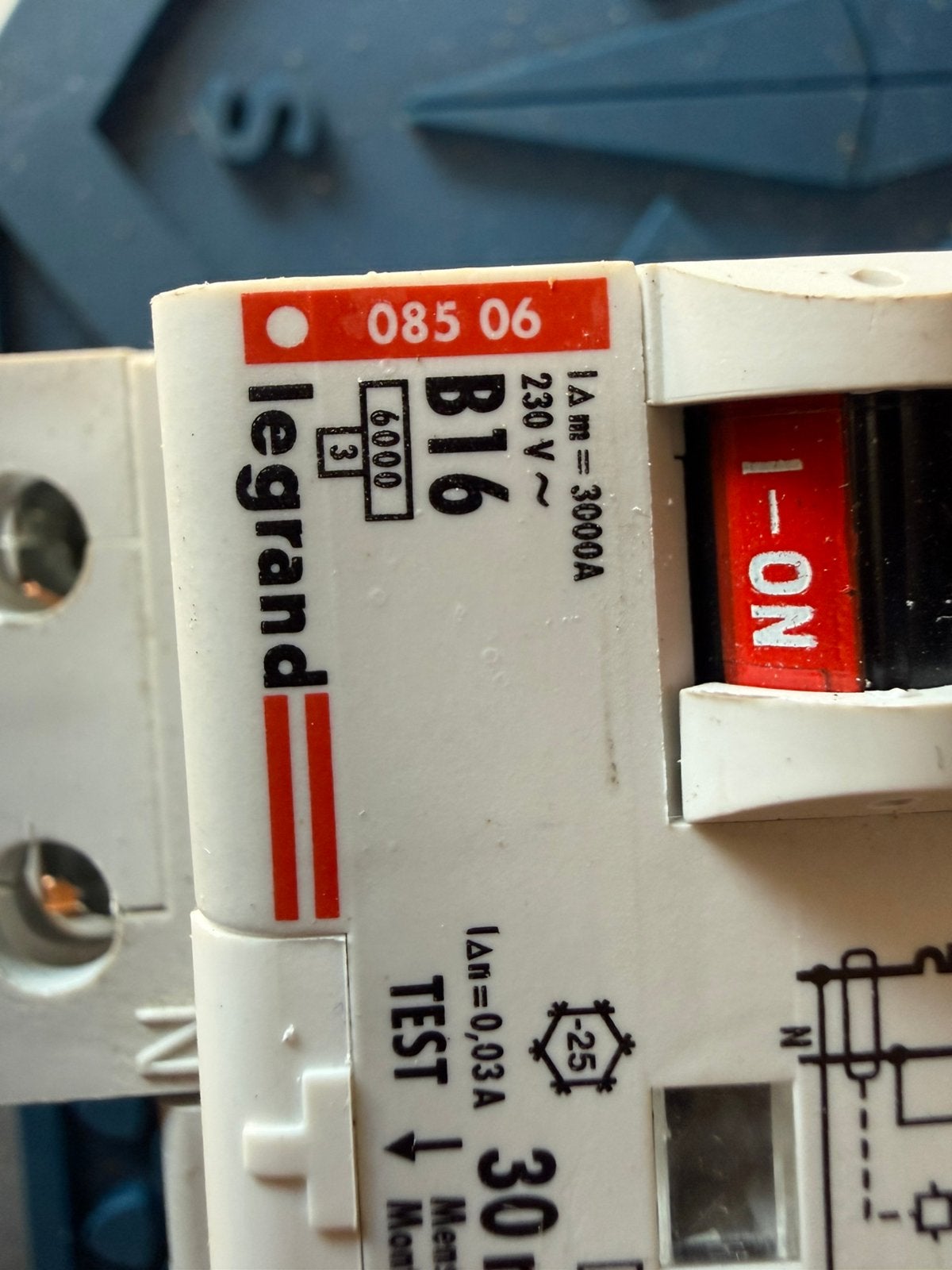 Legrand aardlek automaten, Ophalen, Zo goed als nieuw, Overige typen