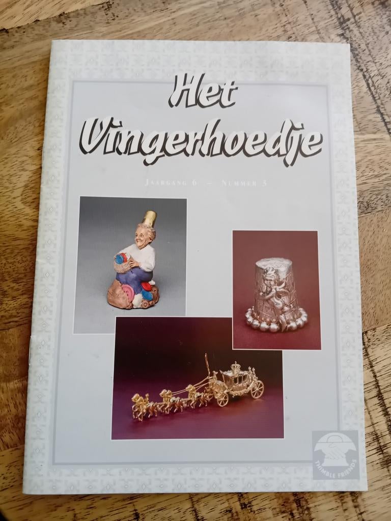 Vingerhoedjes verzamelen boekje het vingerhoedje, Ophalen of Verzenden, Zo goed als nieuw