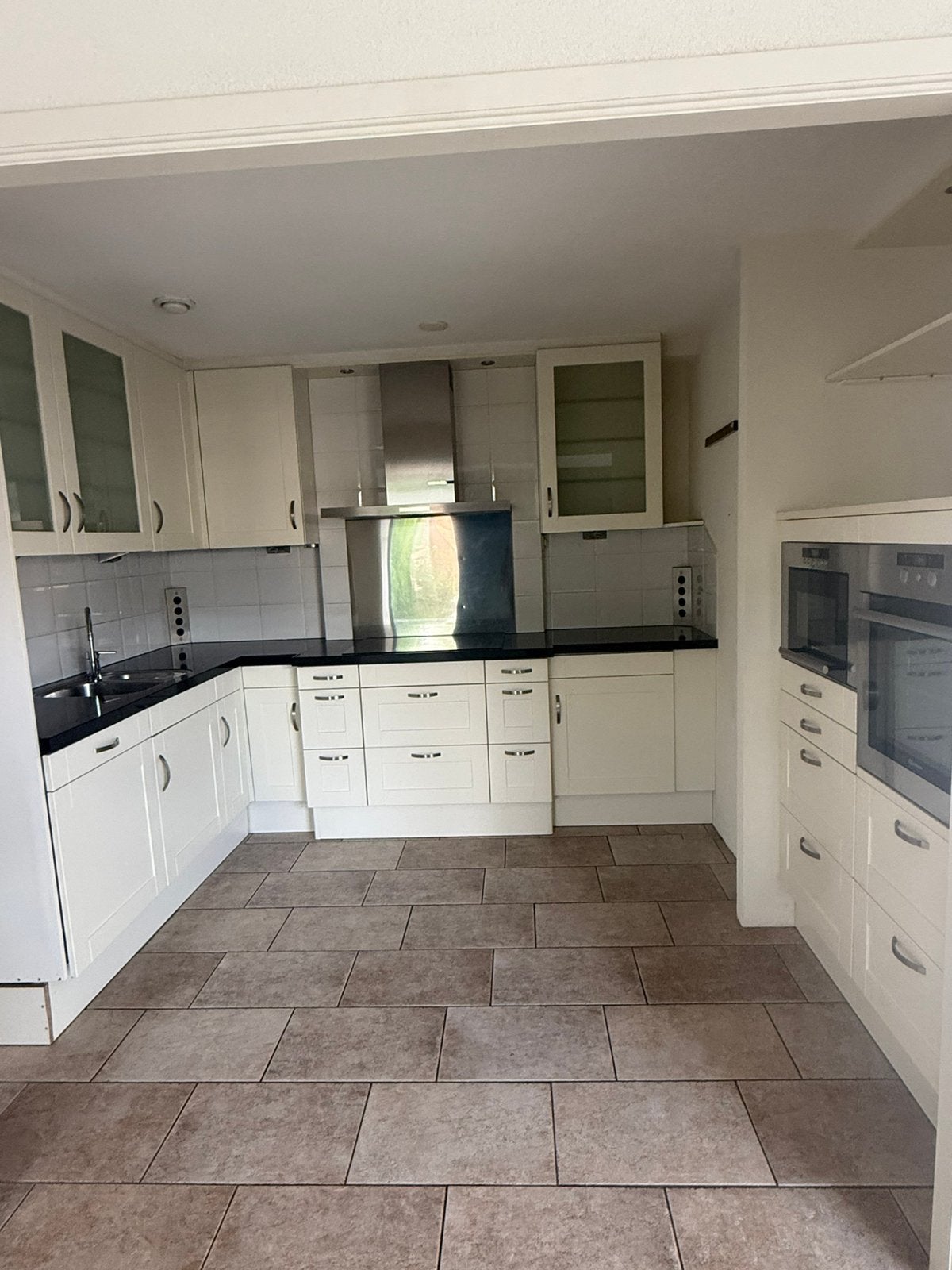 Complete nette keuken met apparatuur te koop in Almere, Huis en Inrichting, Keuken | Complete keukens, Gebruikt, Hoekkeuken, Ophalen of Verzenden