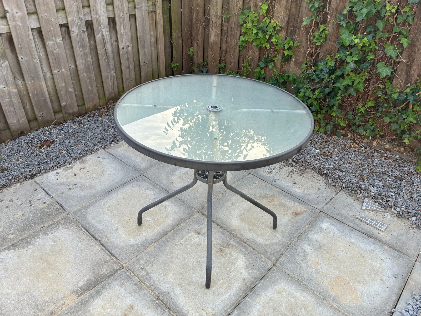 Ronde glazen tuintafel - Diameter 60 cm, Ophalen, Gebruikt, Rond, Metaal