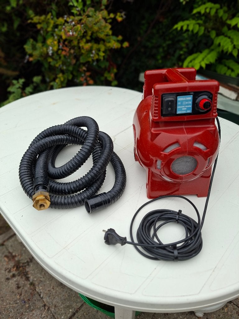 Compacte verfspuit-compressor, Ophalen, 400 tot 800 liter/min, Zo goed als nieuw, Minder dan 6 bar