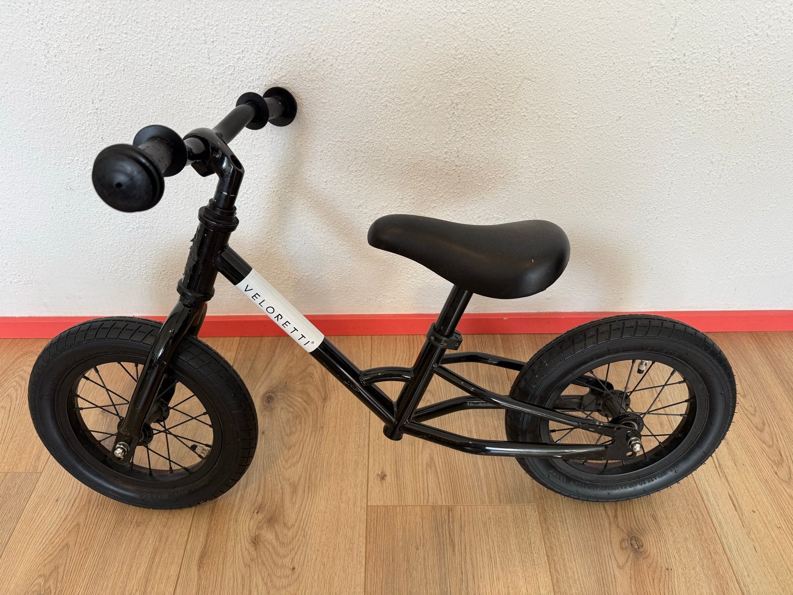 Veloretti Mini Full Black loopfiets 12 inch, Fietsen en Brommers, Ophalen, Zo goed als nieuw, Minder dan 16 inch
