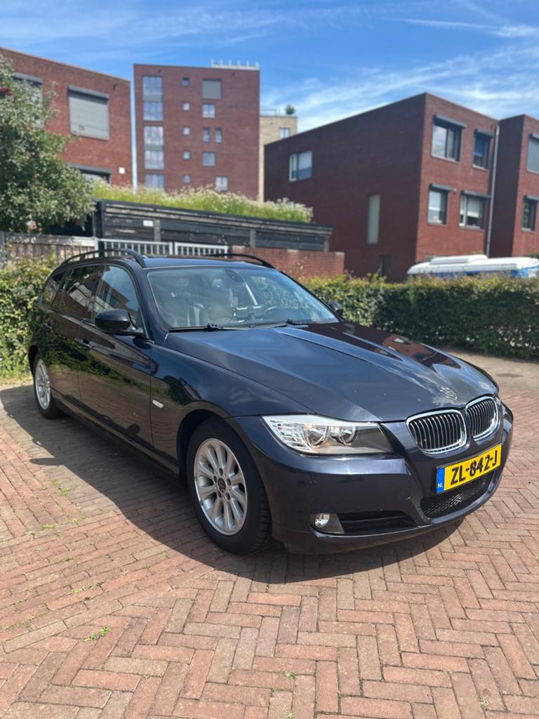 BMW 318i Touring AUT High Executive Facelift APK 2026, Auto's, Automaat, Achterwielaandrijving, 1995 cc, Beige