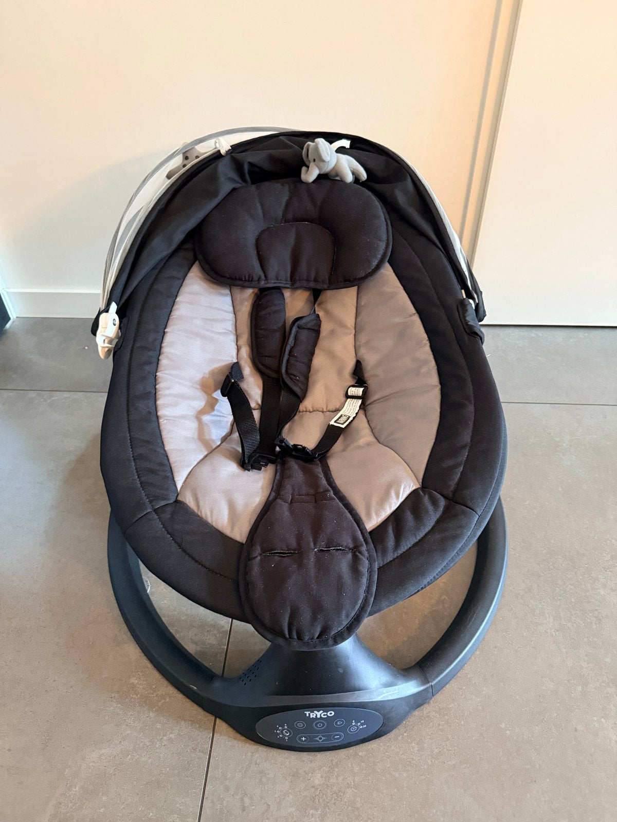 Tryco elektrische babyswing  5 snelheden/Bluetooth/compleet, Kinderen en Baby's, Wipstoeltjes, Gebruikt, Wipstoel, Met gordel(s) of riempje(s)