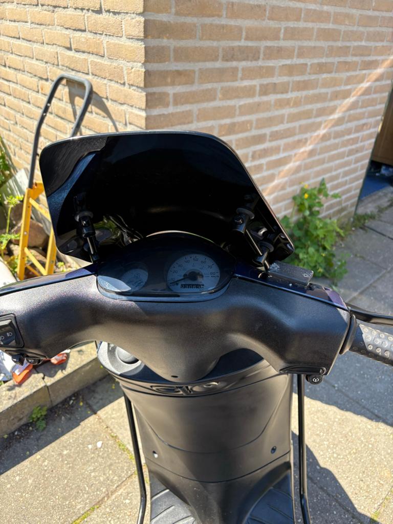 Goede zip met heel veel nieuwe onderdelen, Fietsen en Brommers, Ophalen, Zo goed als nieuw, Benzine, Zip