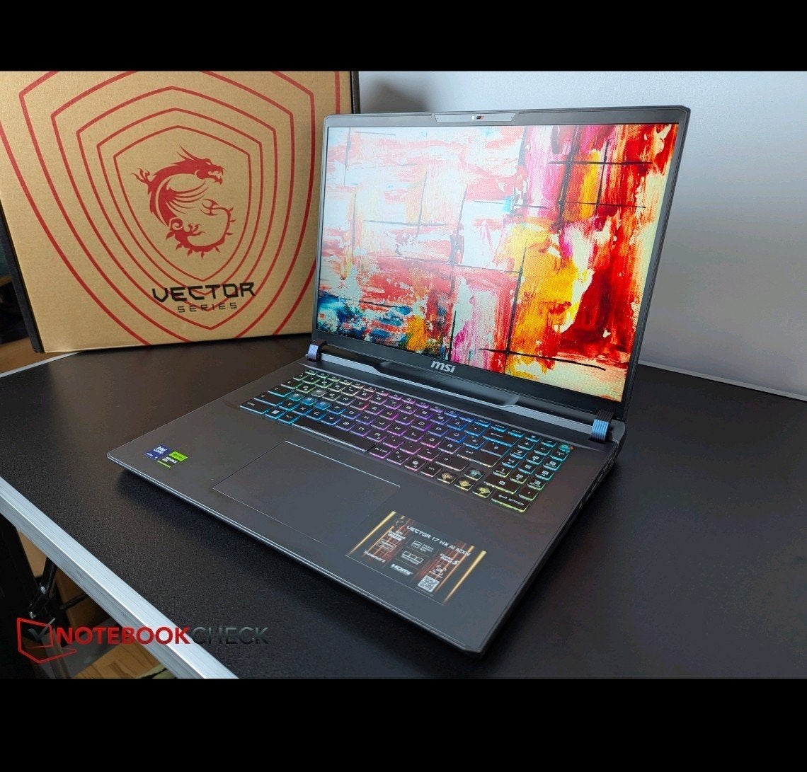 MSI Vector 17 RTX 5090 Gaming Laptop, Ophalen of Verzenden, Zo goed als nieuw, Gaming, SSD