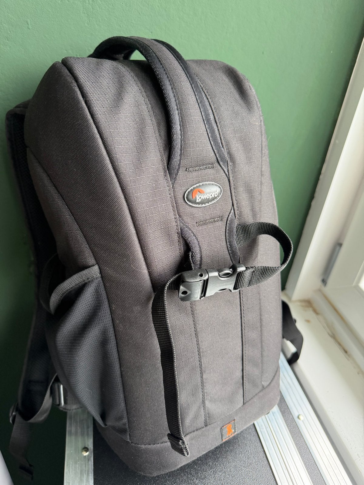 Lowepro Flipside 200 Cameratas Rugzak - Zwart, Rugtas, Gevoerd, Ophalen of Verzenden, Zwart
