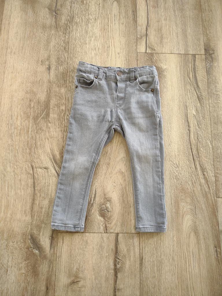 Prachtige grijze spijkerbroek van Zara, maat 86. Skinny., Kinderen en Baby's, Babykleding | Maat 86, Broekje, Onb, Ophalen of Verzenden