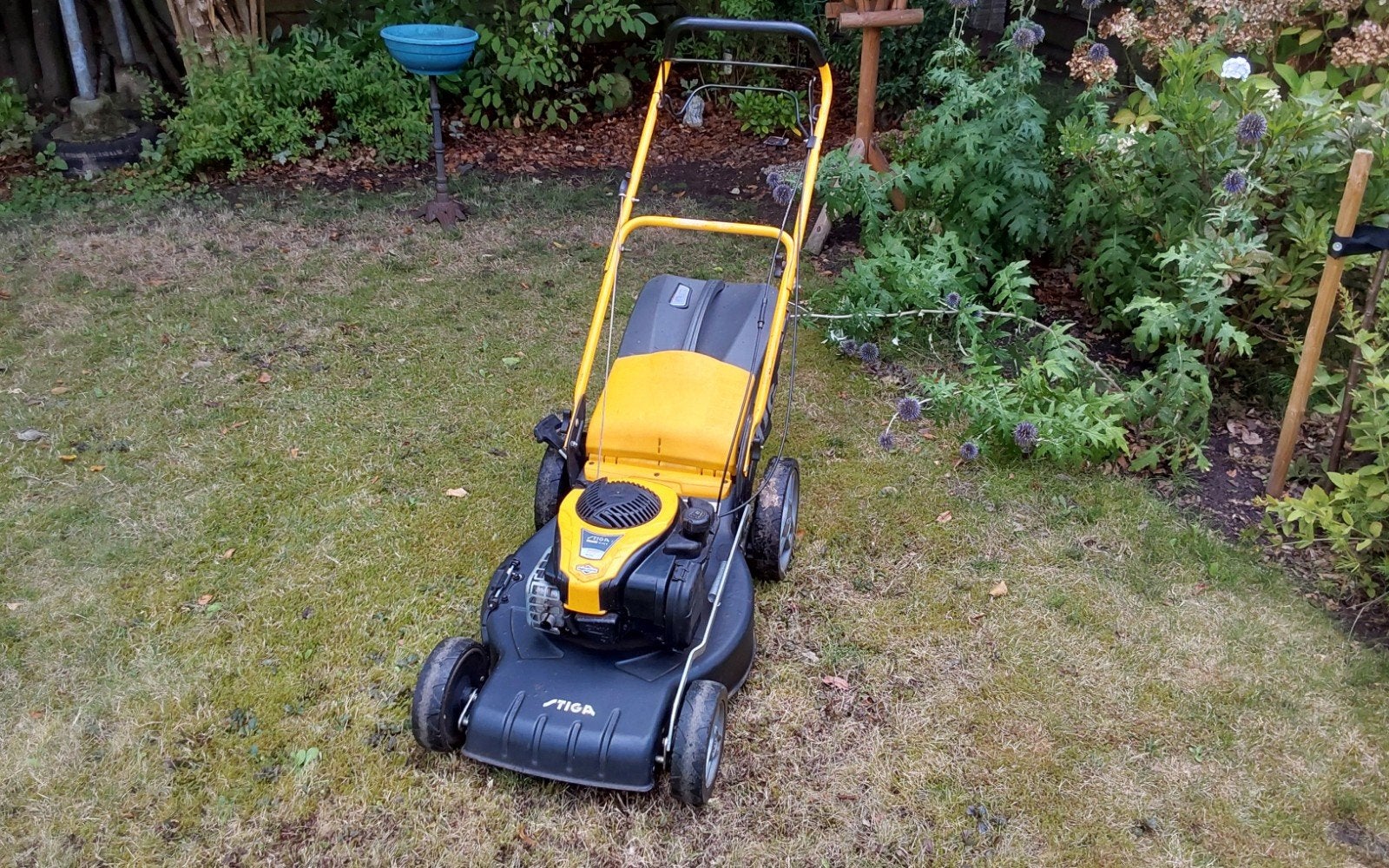 Stiga Benzine Grasmaaier met Aandrijving, Ophalen, Cirkelmaaier, Gebruikt, Stiga