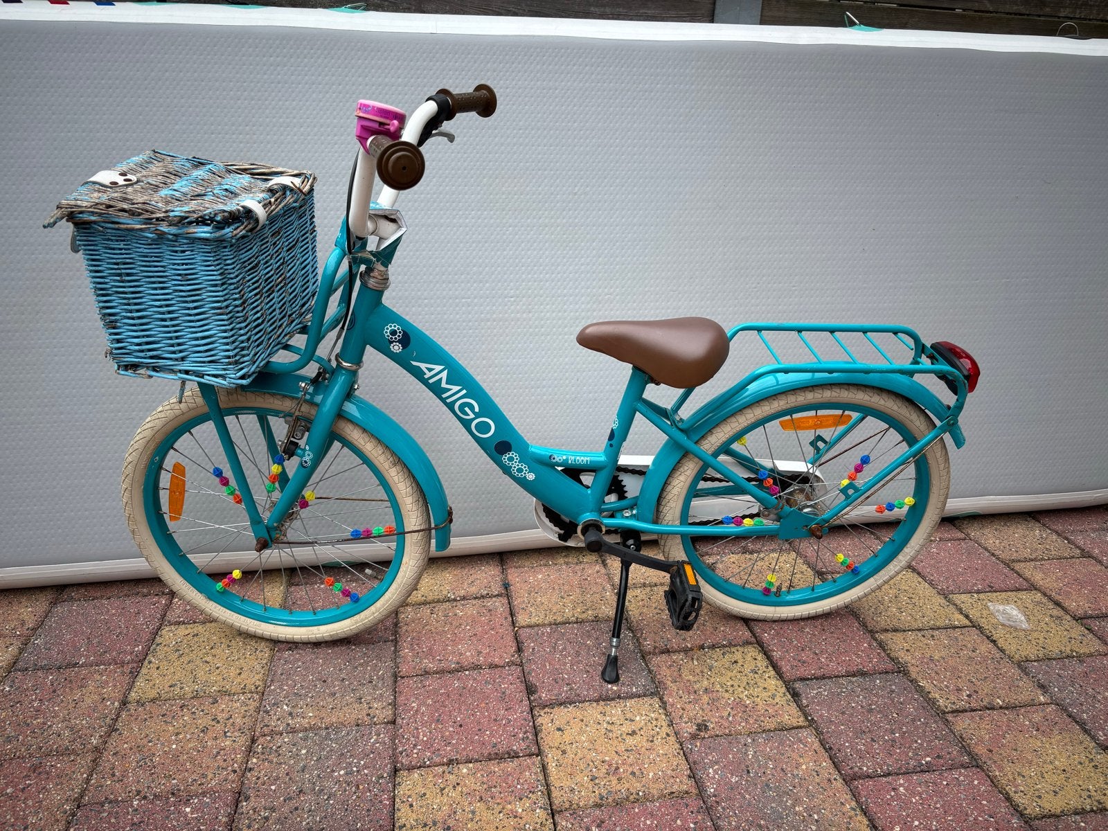Amigo Kinderfiets 20 inch met mandje en bagagedrager, Fietsen en Brommers, Fietsen | Kinderfietsjes, Ophalen, Gebruikt, Terugtraprem