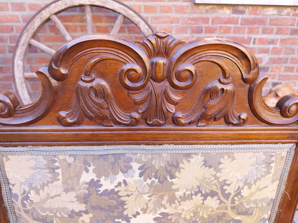 Antieke stoel met armleuningen en houtsnijwerk, Antiek en Kunst, Ophalen