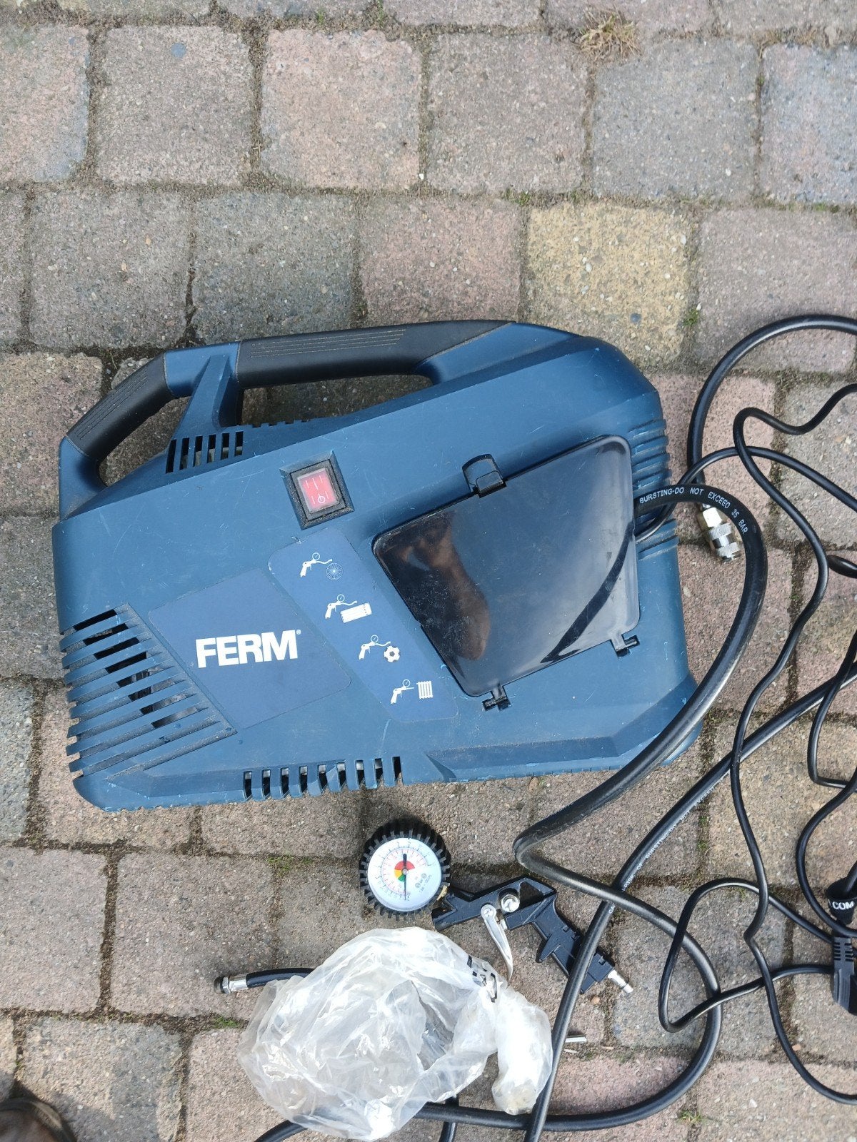 Ferm Luchtcompressor met accessoires, Gebruikt, Ophalen of Verzenden, Minder dan 200 liter/min, Minder dan 6 bar
