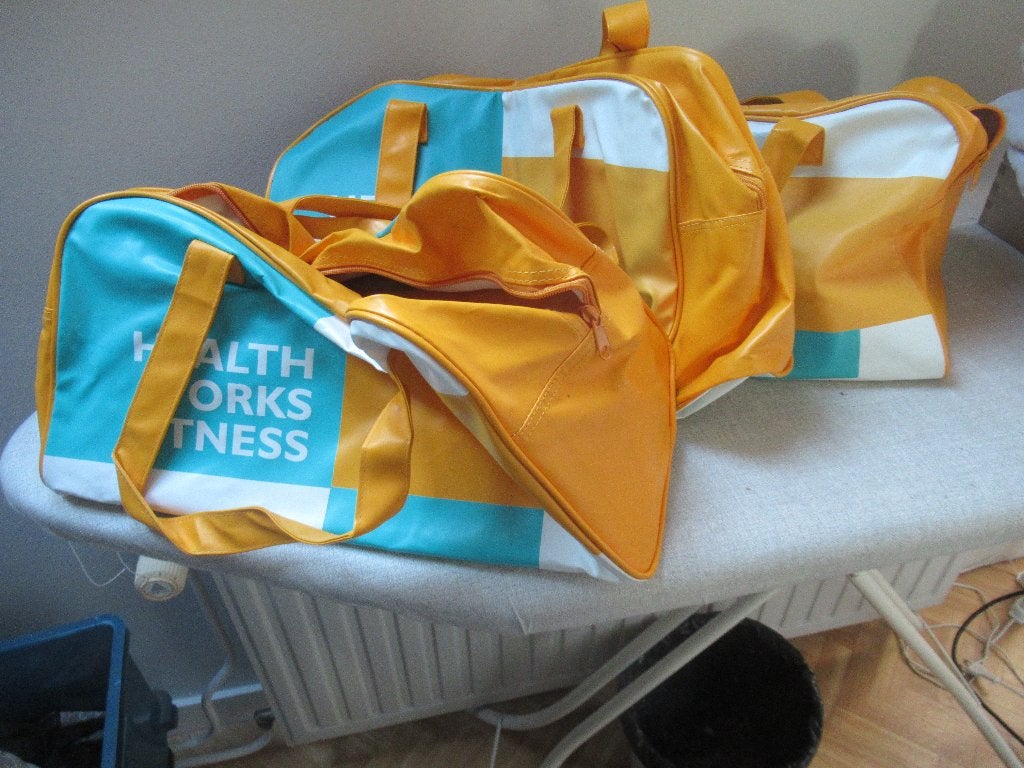 4 x Health Works Fitness SPORTTAS + HANDDOEK / sporttassen, Ophalen of Verzenden, Nieuw, Unisex volwassen