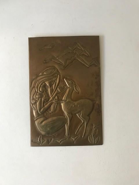 Messing / karton wanddecoratie 'Jonge vrouw met een ree', Beige, Metaal, Gebruikt, Vintage