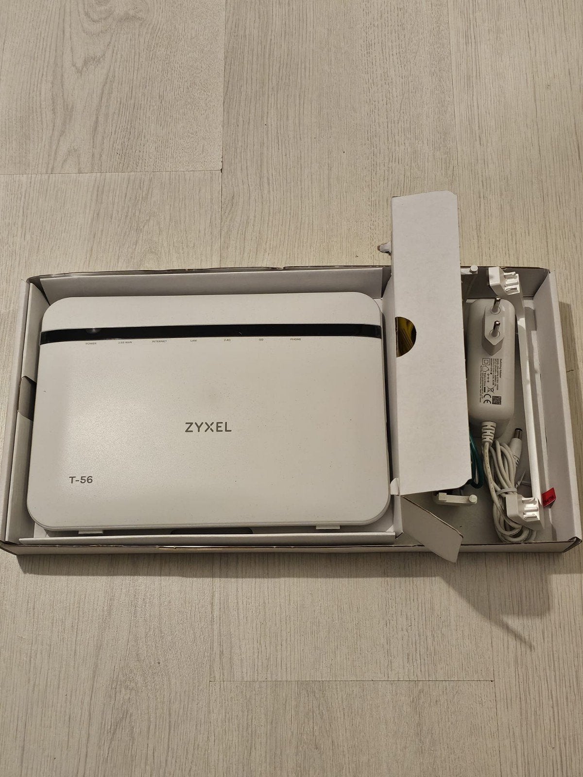 Zyxel T-56 Modem Router – NIEUW in doos, Computers en Software, Routers en Modems, Ophalen of Verzenden, Nieuw, Router met modem