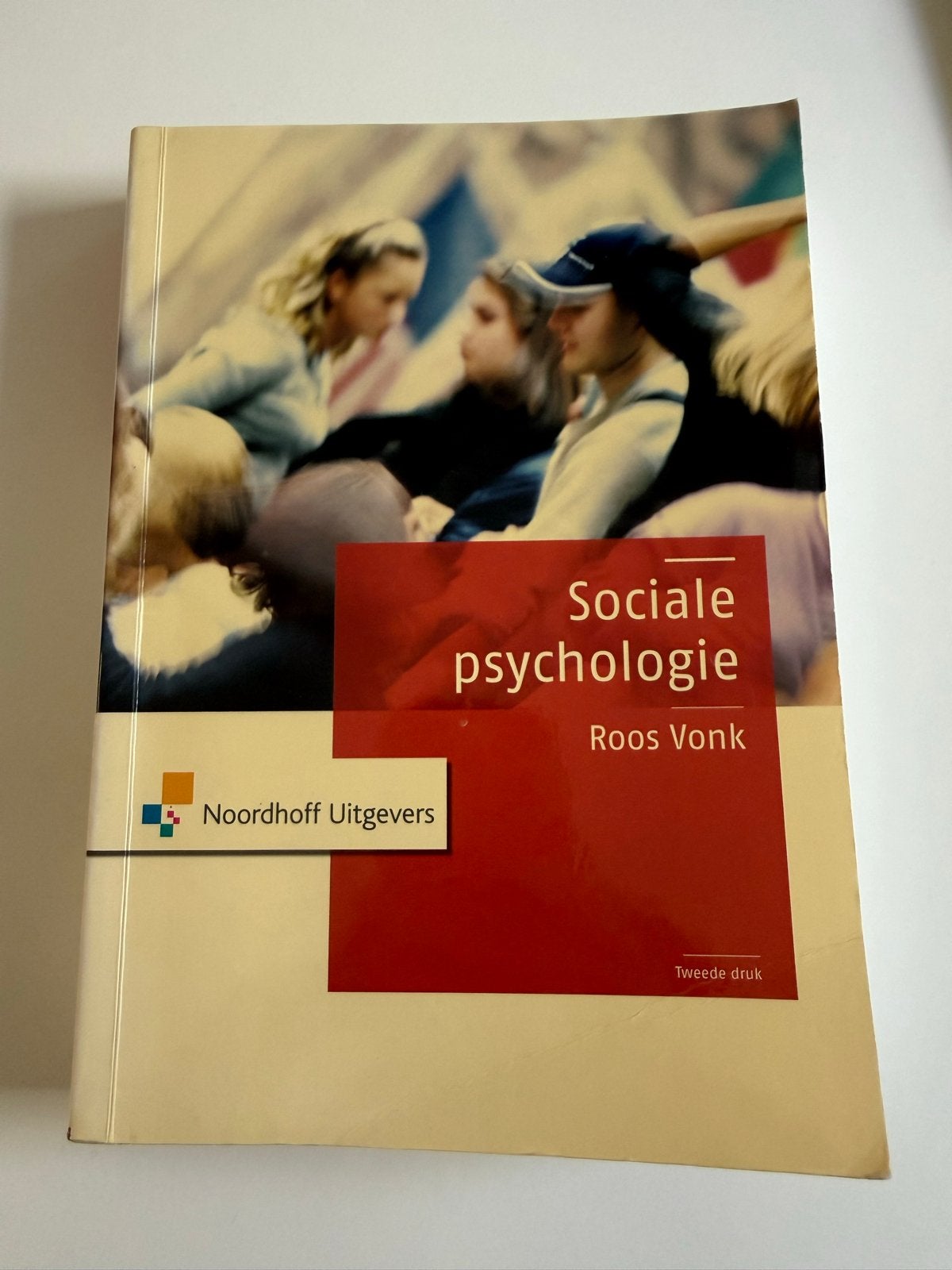 Sociale psychologie - Roos Vonk (Tweede druk), Boeken, Ophalen of Verzenden, Gelezen, Sociale psychologie