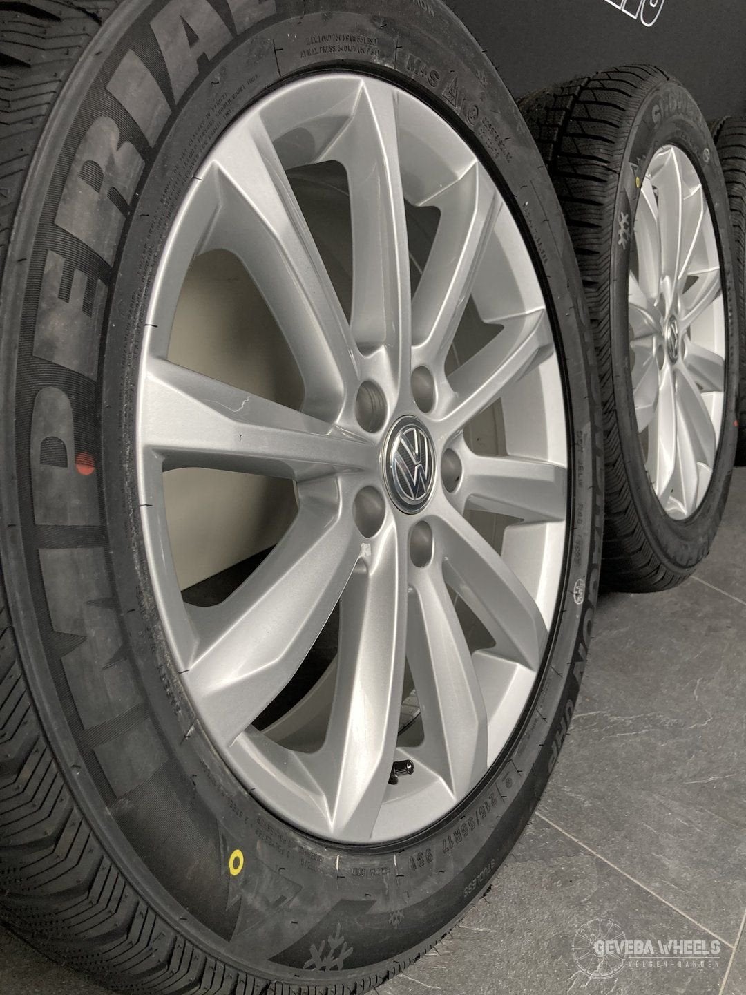 17” originele Volkswagen Passat B7 B8 velgen + winterbanden, Auto-onderdelen, Banden en Velgen, -, -, Banden en Velgen, 17 inch