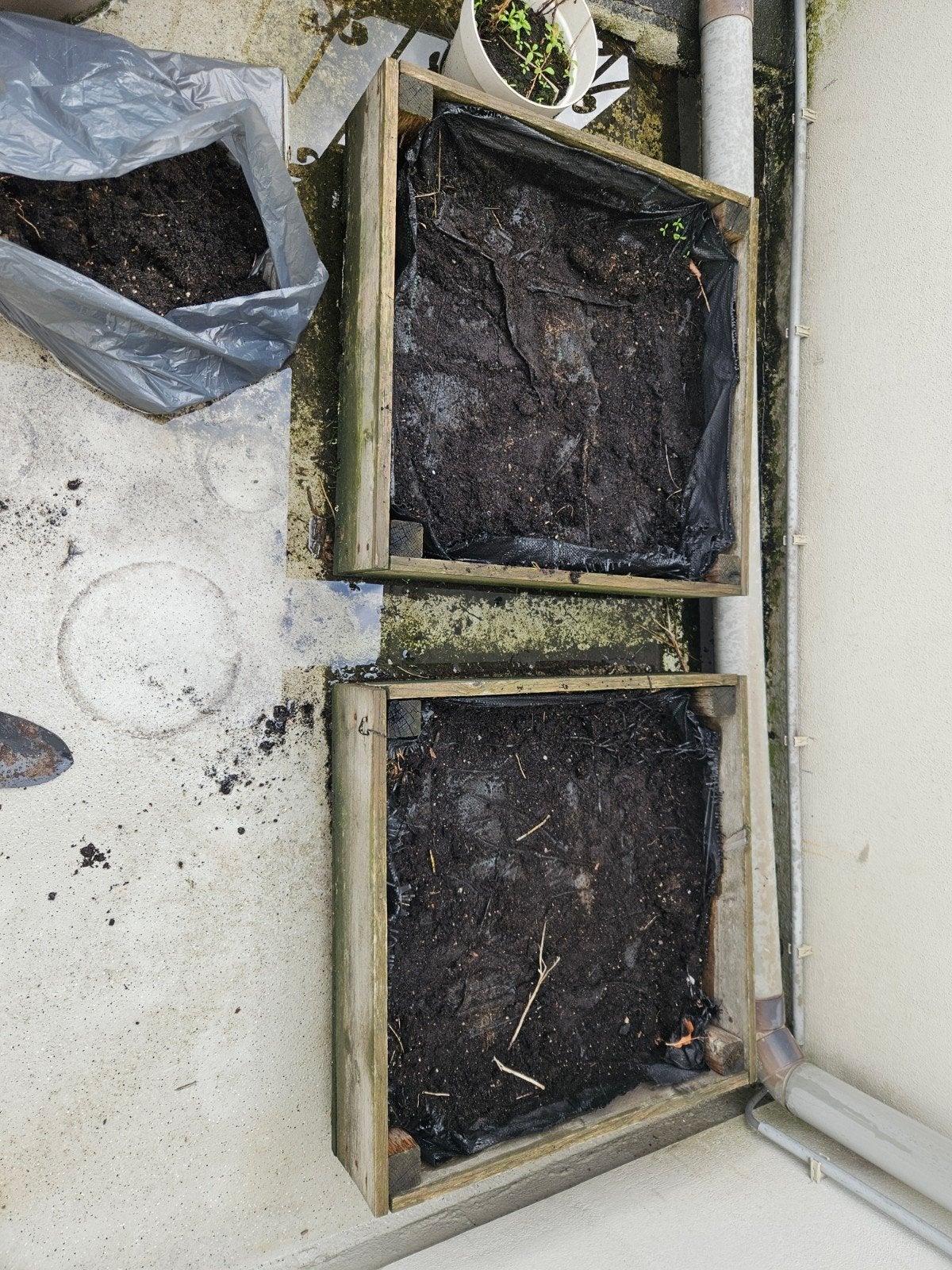 Gratis 2 moestuinbakken 80 x 80 cm, Gebruikt, Minder dan 30 cm, Vierkant, Ophalen of Verzenden