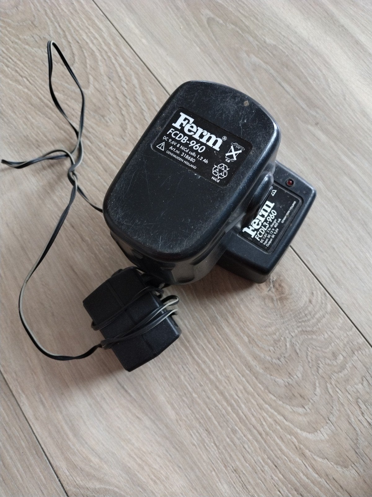 Ferm accu met oplader 9.6 v 1.2ah, Ophalen of Verzenden, 20x of meer, Overige typen
