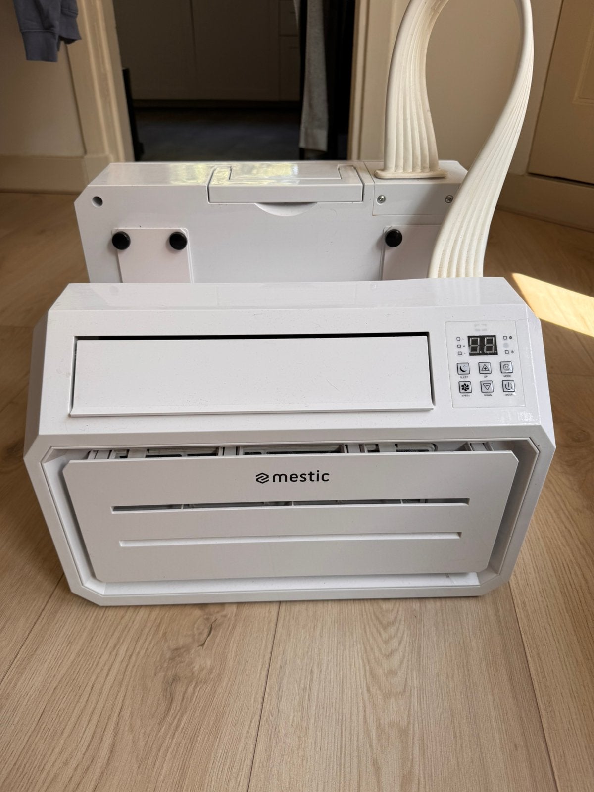 mestic split airco z.g.a.n, Minder dan 60 m³, 3 snelheden of meer, Ophalen of Verzenden, Zo goed als nieuw