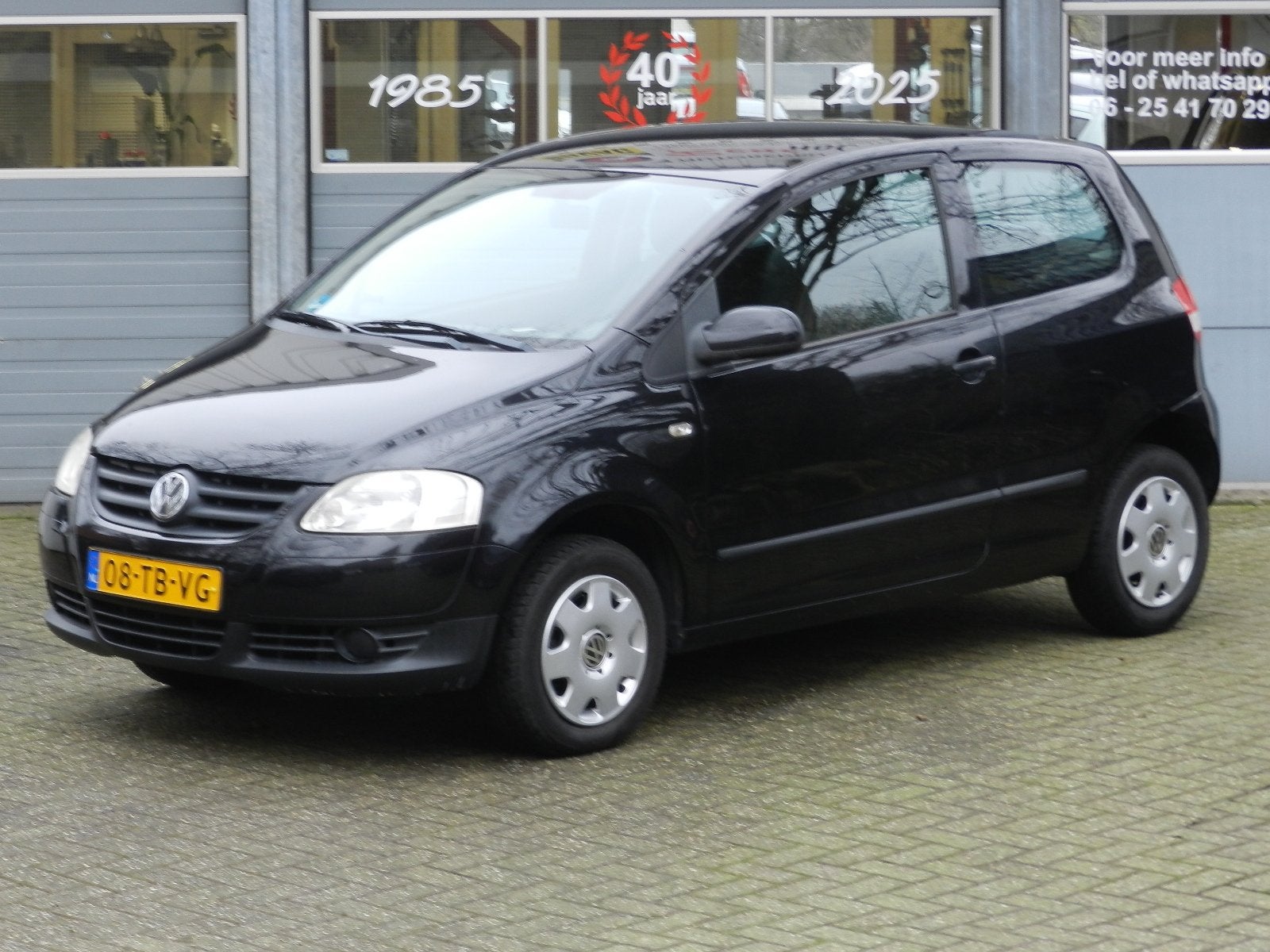 Volkswagen Fox 1.4 Trendline Zwart (bj 2006), Auto's, Voorwielaandrijving, Dealer onderhouden, 4 cilinders, 4 stoelen