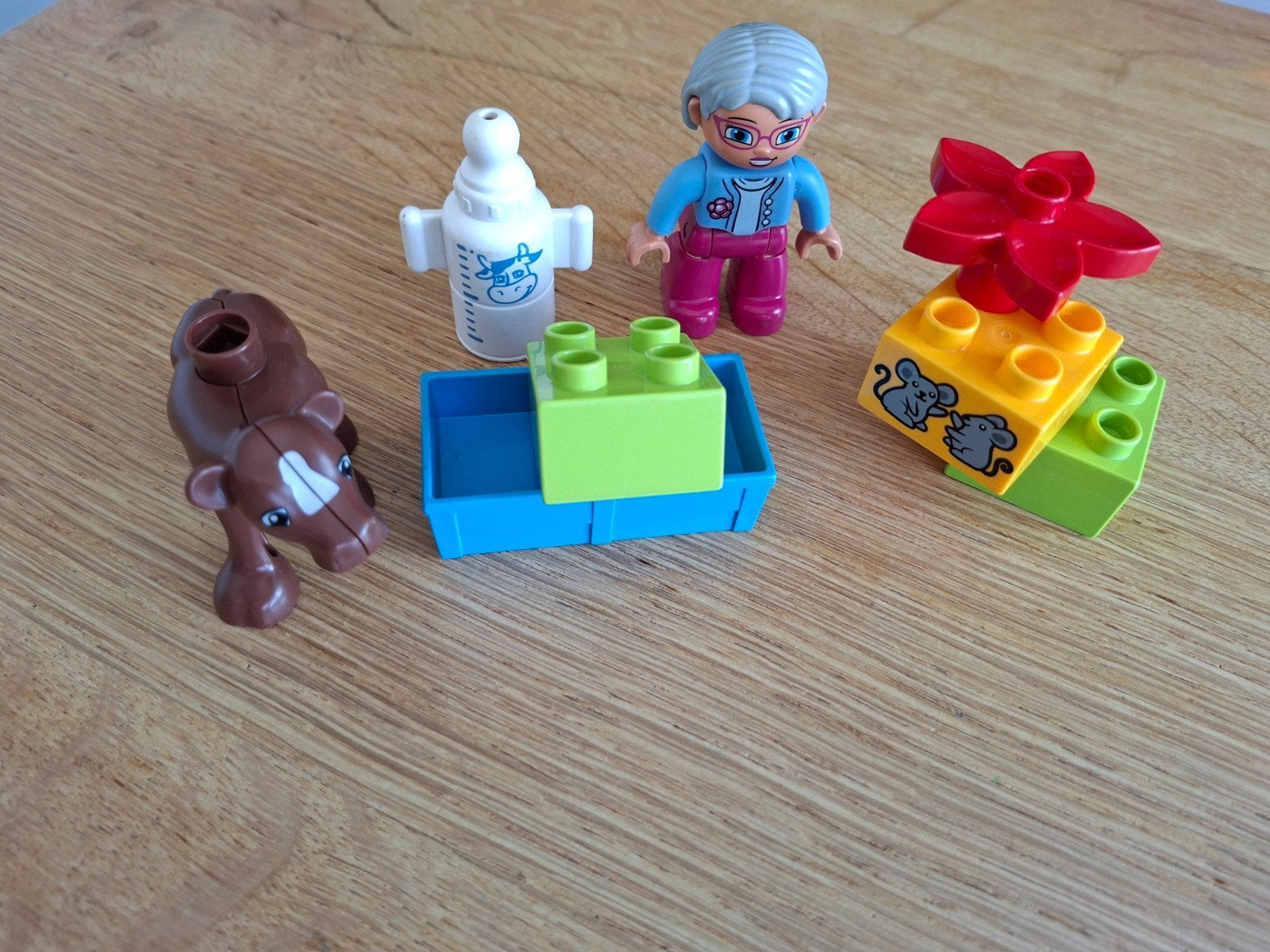 LEGO Duplo set: Koe, babyfles, oma en bouwblokken, Ophalen of Verzenden, Zo goed als nieuw