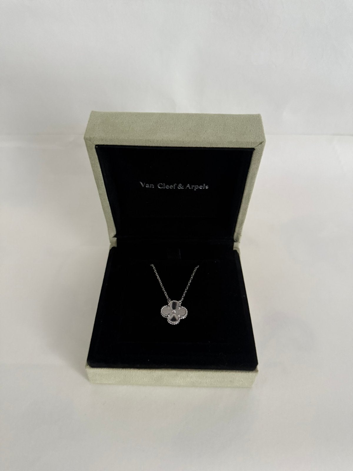 Van Cleef & Arpels ketting witgoud, Ophalen of Verzenden, Nieuw