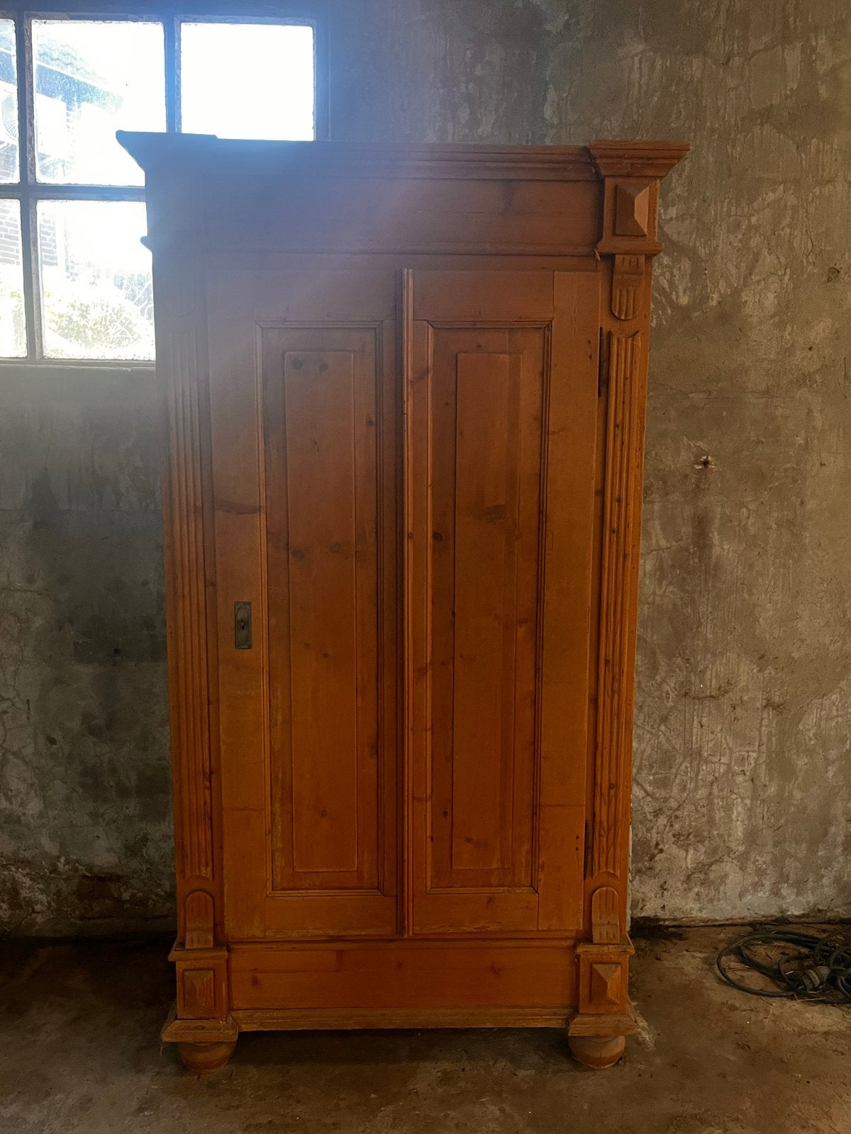Antieke grenen kast met planken, Ophalen of Verzenden