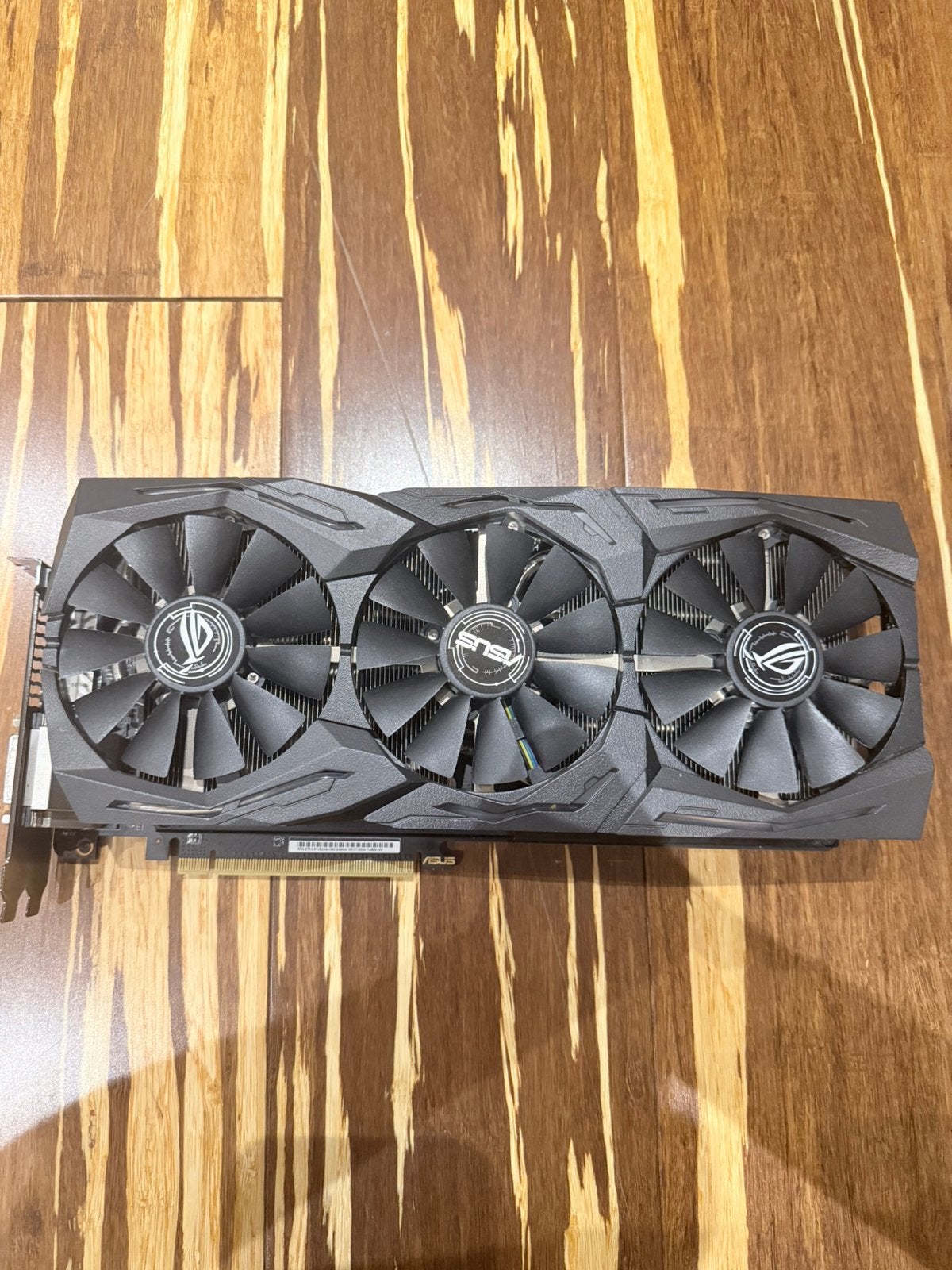 ASUS ROG Strix RX Vega 64 8GB HBM2 – defect / voor reparatie, Ophalen of Verzenden, GDDR5, PCI-Express 4