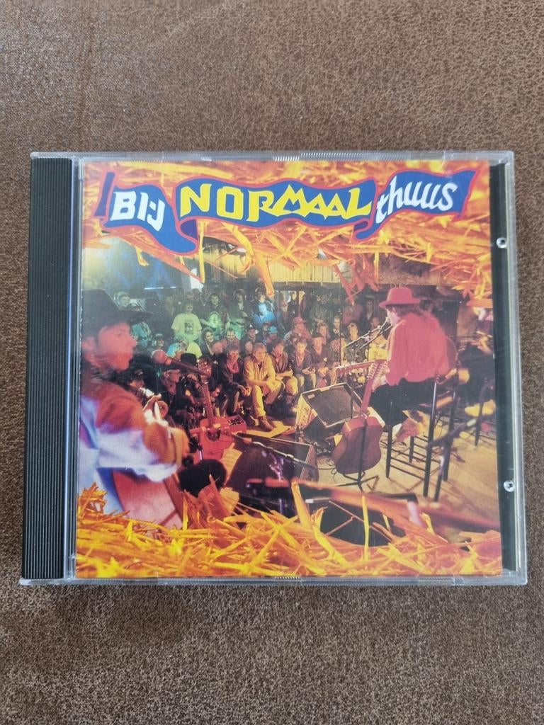 CD Normaal - Bij Normaal Thuis (1993), Ophalen of Verzenden, Gebruikt, Streekmuziek