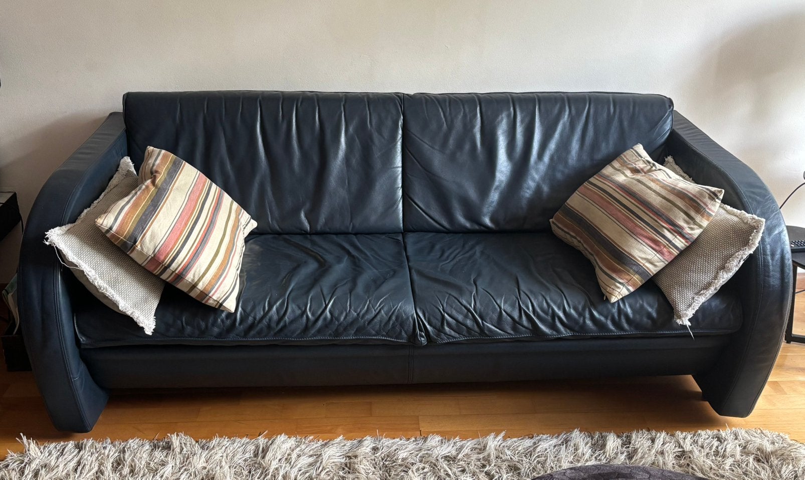 Prachtige donker bl. leren Touché designbank (3-zits);, Huis en Inrichting, Ophalen, Modern design, 150 tot 200 cm, Driepersoons