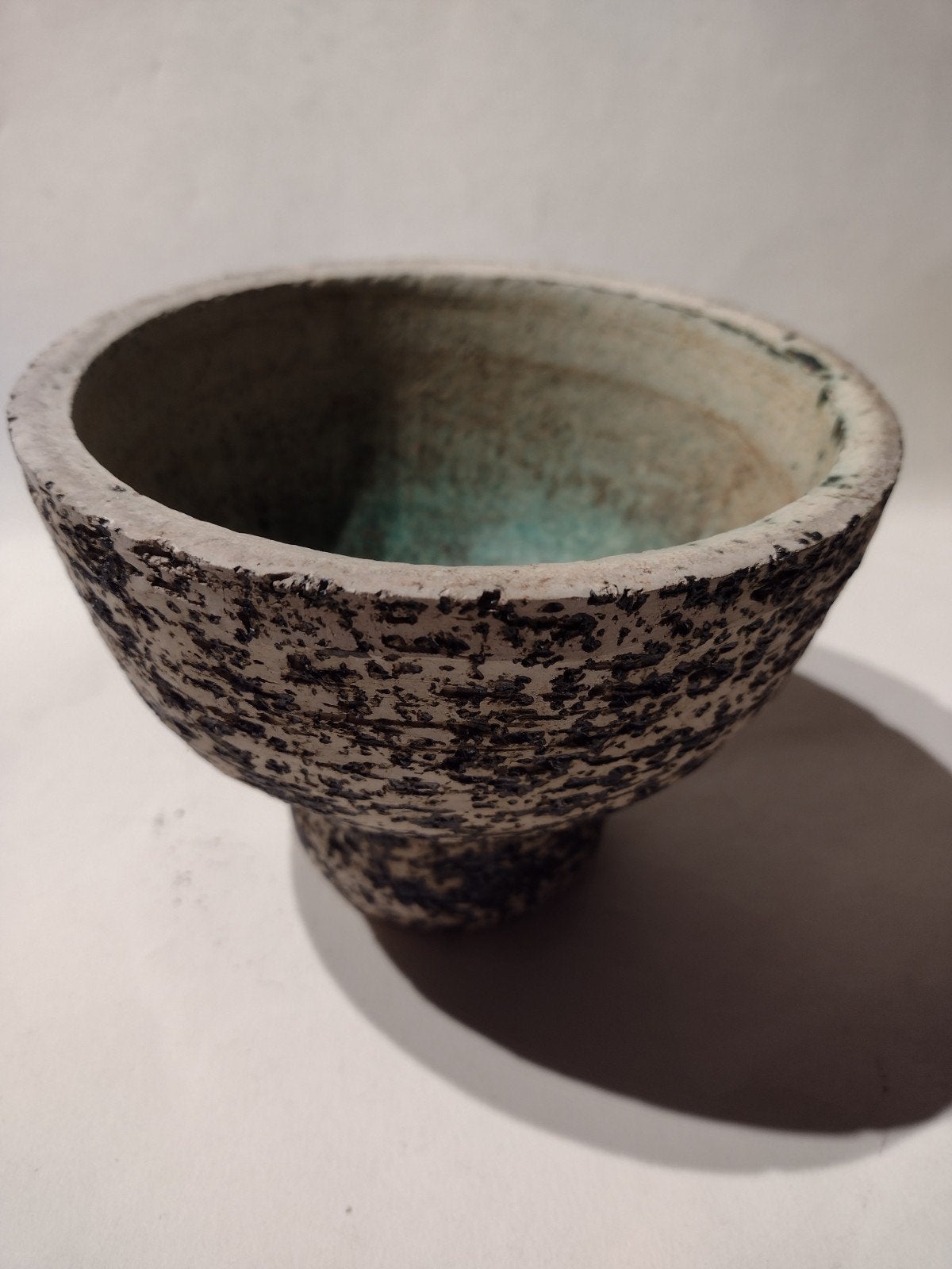retro berkenbast bloempot op voet H 10,5 en doorsnee 14 cm, Ophalen, Huis en Inrichting