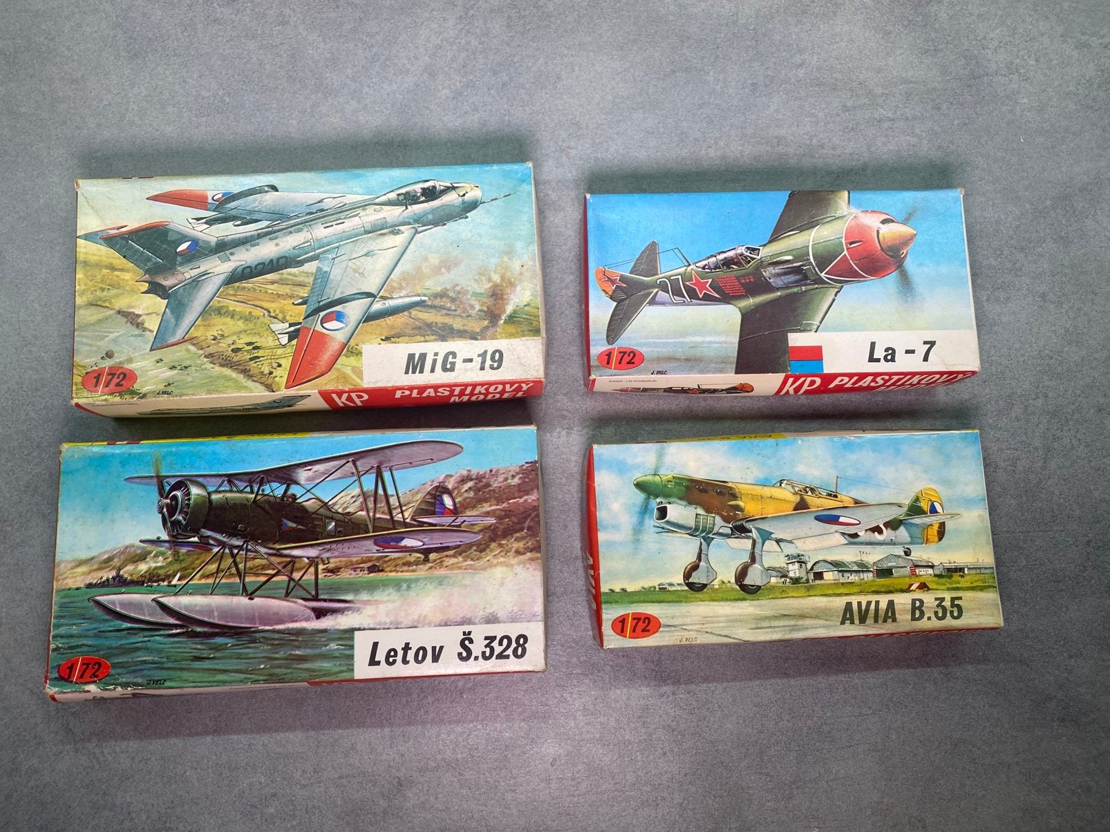4x vliegtuig modelbouwdozen uit de jaren 70., Ophalen of Verzenden, Gebruikt, Groter dan 1:72, Overige merken