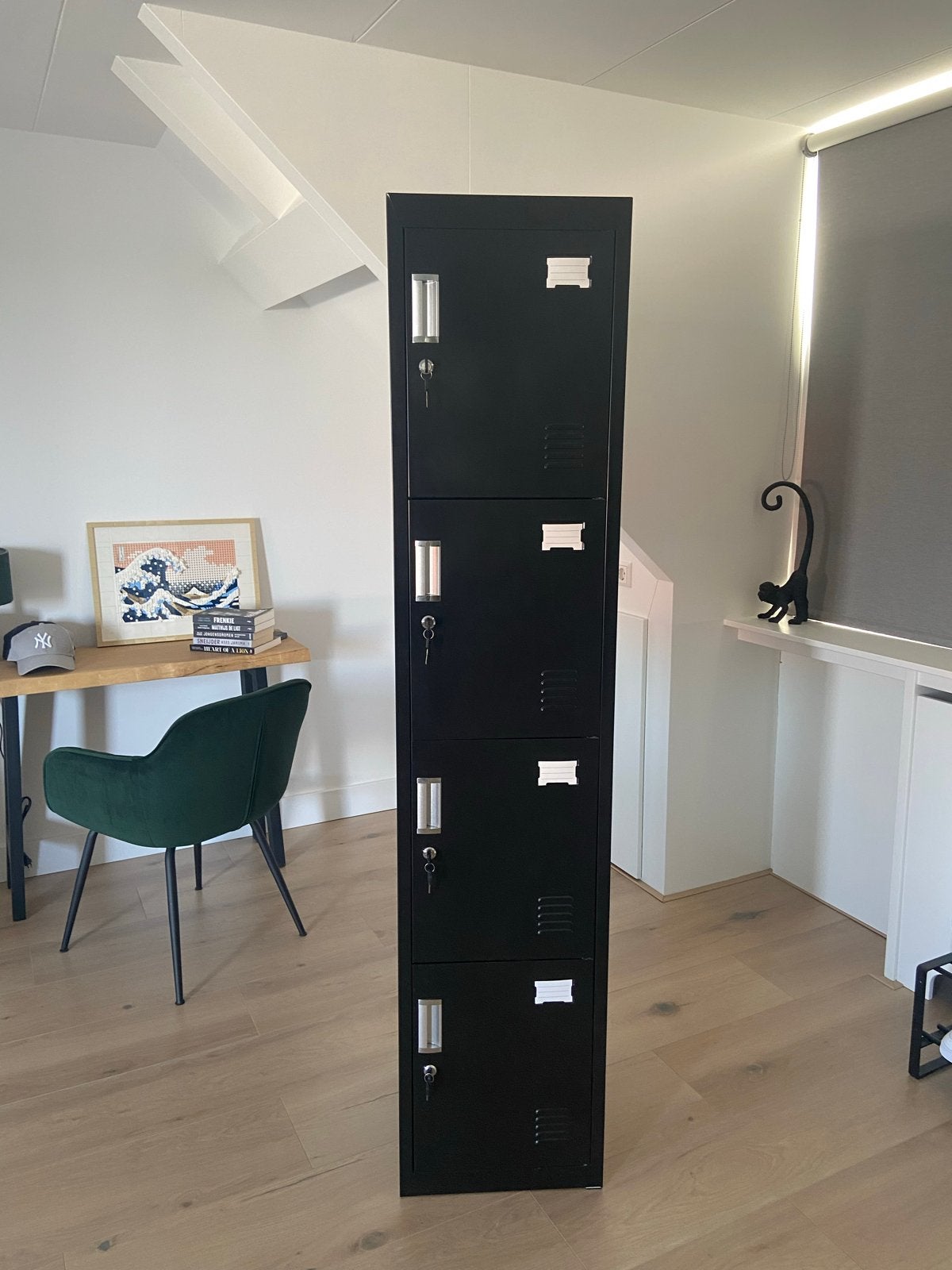 Zwarte metalen locker kast met 4 deuren, 180x39 cm, Ophalen, Zo goed als nieuw