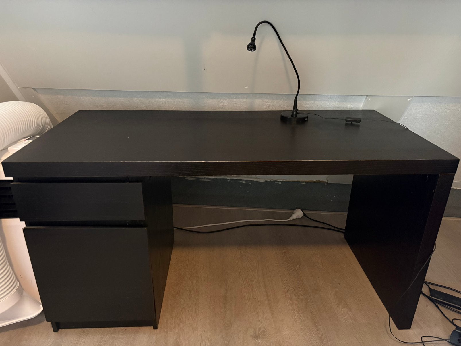 MALM bureau en bureaulamp, Ophalen, Gebruikt, IKEA, 140 cm