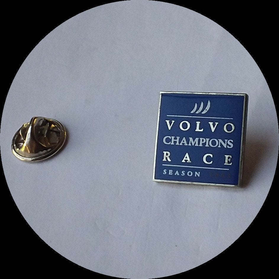 VOLVO Champions race pin, Ophalen of Verzenden, Zo goed als nieuw, Transport, Speldje of Pin