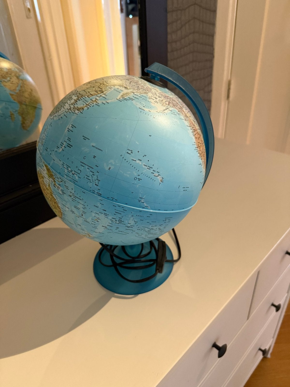 Wereldbol met verlichting - Educatief en decoratief, Ophalen, Kunststof, Staatkundige wereldbol, Verlicht