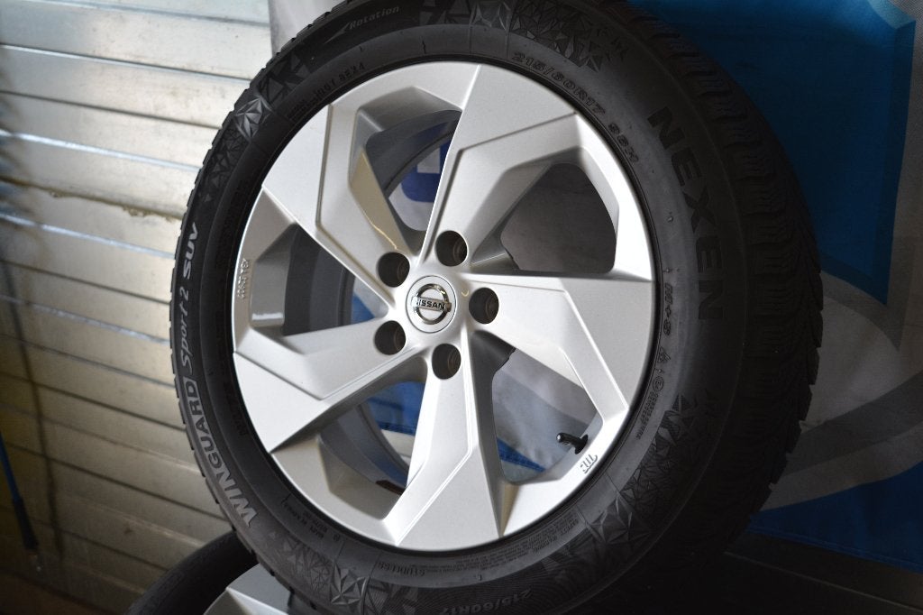 Originele "17" Winterset voor een Nissan Juke (vanaf 2010), Ophalen, Banden en Velgen, 17 inch, Winterbanden