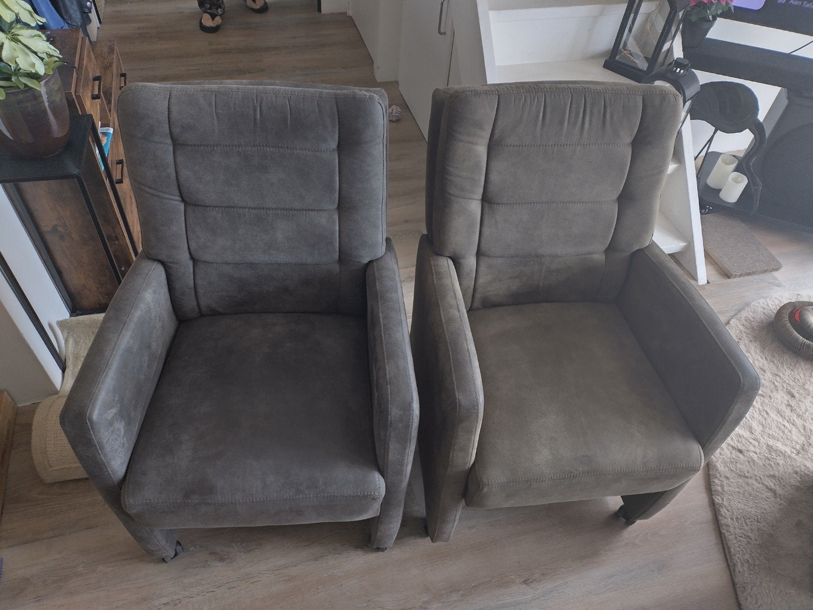 vier comfortabele eetkamerstoelen - 2 grijs/2 olijf, Huis en Inrichting, Ophalen, Overige materialen, Overige kleuren, Zo goed als nieuw